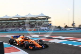 World © Octane Photographic Ltd. Formula 1 –  Abu Dhabi GP - Qualifying. McLaren MCL33 – Stoffel Vandoorne. Yas Marina Circuit, Abu Dhabi. Saturday 24th November 2018.