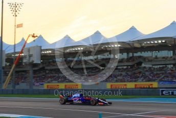 World © Octane Photographic Ltd. Formula 1 –  Abu Dhabi GP - Qualifying. Scuderia Toro Rosso STR13 – Pierre Gasly. Yas Marina Circuit, Abu Dhabi. Saturday 24th November 2018.