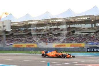 World © Octane Photographic Ltd. Formula 1 –  Abu Dhabi GP - Qualifying. McLaren MCL33 – Stoffel Vandoorne. Yas Marina Circuit, Abu Dhabi. Saturday 24th November 2018.