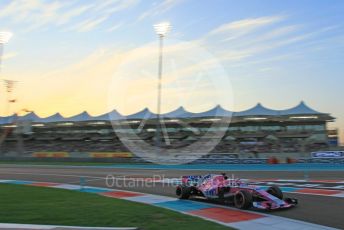 World © Octane Photographic Ltd. Formula 1 –  Abu Dhabi GP - Qualifying. Racing Point Force India VJM11 - Sergio Perez. Yas Marina Circuit, Abu Dhabi. Saturday 24th November 2018.