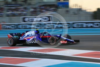 World © Octane Photographic Ltd. Formula 1 –  Abu Dhabi GP - Qualifying. Scuderia Toro Rosso STR13 – Pierre Gasly. Yas Marina Circuit, Abu Dhabi. Saturday 24th November 2018.