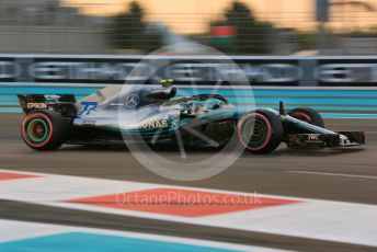 World © Octane Photographic Ltd. Formula 1 –  Abu Dhabi GP - Qualifying. Mercedes AMG Petronas Motorsport AMG F1 W09 EQ Power+ - Valtteri Bottas. Yas Marina Circuit, Abu Dhabi. Saturday 24th November 2018.