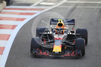 World © Octane Photographic Ltd. Formula 1 –  Abu Dhabi GP - Race. Aston Martin Red Bull Racing TAG Heuer RB14 – Max Verstappen. Yas Marina Circuit, Abu Dhabi. Sunday 25th November 2018.