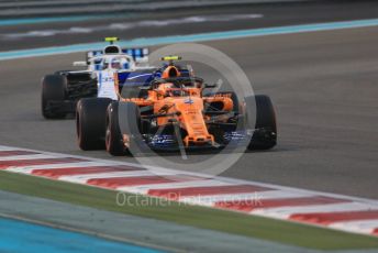 World © Octane Photographic Ltd. Formula 1 –  Abu Dhabi GP - Race. McLaren MCL33 – Stoffel Vandoorne and Williams Martini Racing FW41 – Sergey Sirotkin. Yas Marina Circuit, Abu Dhabi. Sunday 25th November 2018.