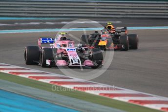 World © Octane Photographic Ltd. Formula 1 –  Abu Dhabi GP - Race. Racing Point Force India VJM11 - Esteban Ocon and Aston Martin Red Bull Racing TAG Heuer RB14 – Max Verstappen. Yas Marina Circuit, Abu Dhabi. Sunday 25th November 2018.