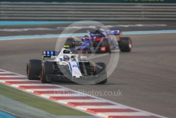 World © Octane Photographic Ltd. Formula 1 –  Abu Dhabi GP - Race. Williams Martini Racing FW41 – Sergey Sirotkin and Scuderia Toro Rosso STR13 – Brendon Hartley. Yas Marina Circuit, Abu Dhabi. Sunday 25th November 2018.