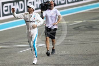 World © Octane Photographic Ltd. Formula 1 –  Abu Dhabi GP - Post-race celebration. Mercedes AMG Petronas Motorsport AMG F1 W09 EQ Power+ - Lewis Hamilton. Yas Marina Circuit, Abu Dhabi. Sunday 25th November 2018.