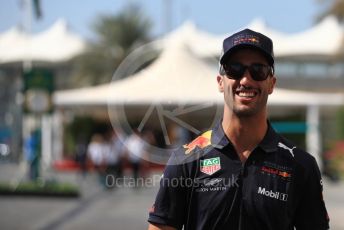 World © Octane Photographic Ltd. Formula 1 –  Abu Dhabi GP - Paddock. Aston Martin Red Bull Racing TAG Heuer RB14 – Daniel Ricciardo. Yas Marina Circuit, Abu Dhabi. Friday 23rd November 2018.