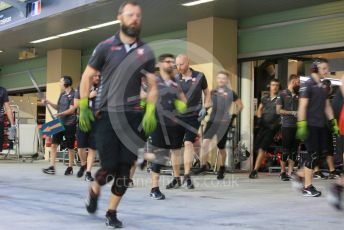 World © Octane Photographic Ltd. Formula 1 –  Abu Dhabi GP - Pit Lane. Haas F1 Team VF-18 – practice pit stop. Yas Marina Circuit, Abu Dhabi. Thursday 22nd November 2018.