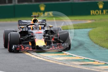World © Octane Photographic Ltd. Formula 1 – Australian GP - Qualifying. Aston Martin Red Bull Racing TAG Heuer RB14 – Daniel Ricciardo. Albert Park, Melbourne, Australia. Saturday 24th March 2018.
