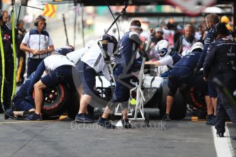 World © Octane Photographic Ltd. Formula 1 – Belgian GP - Practice 3. Williams Martini Racing FW41 mechanics do a practice pit stop. Spa-Francorchamps, Belgium. Saturday 25th August 2018.