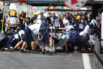 World © Octane Photographic Ltd. Formula 1 – Belgian GP - Practice 3. Williams Martini Racing FW41 mechanics do a practice pit stop. Spa-Francorchamps, Belgium. Saturday 25th August 2018.