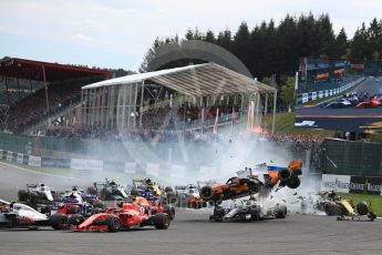 World © Octane Photographic Ltd. Formula 1 – Belgian GP - Race. Renault Sport F1 Team RS18 – Nico Hulkenberg locks up and hits McLaren MCL33 – Fernando Alonso causing a crash. Spa-Francorchamps, Belgium. Sunday 26th August 2018.