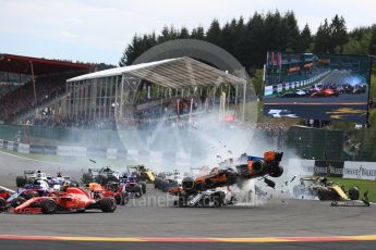 World © Octane Photographic Ltd. Formula 1 – Belgian GP - Race. Renault Sport F1 Team RS18 – Nico Hulkenberg locks up and hits McLaren MCL33 – Fernando Alonso causing a crash. Spa-Francorchamps, Belgium. Sunday 26th August 2018.