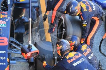 World © Octane Photographic Ltd. Formula 1 – Winter Test 2. Aston Martin Red Bull Racing TAG Heuer RB14 pit stop practice – Daniel Ricciardo. Circuit de Barcelona-Catalunya, Spain. Wednesday 7th March 2018.