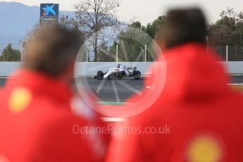 World © Octane Photographic Ltd. Formula 1 – Winter Test 2. Williams Martini Racing FW41 – Robert Kubica being watched by Ferarri. Circuit de Barcelona-Catalunya, Spain. Thursday 8th March 2018.