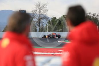 World © Octane Photographic Ltd. Formula 1 – Winter Test 2. Aston Martin Red Bull Racing TAG Heuer RB14 – Max Verstappen being watched by Ferarri. Circuit de Barcelona-Catalunya, Spain. Thursday 8th March 2018.