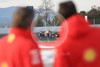 World © Octane Photographic Ltd. Formula 1 – Winter Test 2. Aston Martin Red Bull Racing TAG Heuer RB14 – Max Verstappen being watched by Ferarri. Circuit de Barcelona-Catalunya, Spain. Thursday 8th March 2018.