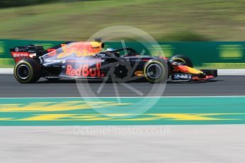 World © Octane Photographic Ltd. Formula 1 – Hungarian GP - Green flag lap. Aston Martin Red Bull Racing TAG Heuer RB14 – Daniel Ricciardo. Hungaroring, Budapest, Hungary. Sunday 29th July 2018.