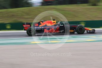 World © Octane Photographic Ltd. Formula 1 – Hungarian GP - Qualifying. Aston Martin Red Bull Racing TAG Heuer RB14 – Daniel Ricciardo. Hungaroring, Budapest, Hungary. Saturday 28th July 2018.