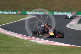 World © Octane Photographic Ltd. Formula 1 – Hungarian GP - Qualifying. Aston Martin Red Bull Racing TAG Heuer RB14 – Daniel Ricciardo. Hungaroring, Budapest, Hungary. Saturday 28th July 2018.