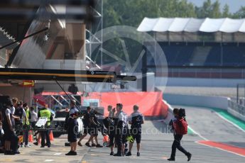 World © Octane Photographic Ltd. Formula 1 – In season test 1, day 2. Williams Martini Racing wait for a nose change for Robert Kubica car. Circuit de Barcelona-Catalunya, Spain. Wednesday 16th May 2018.