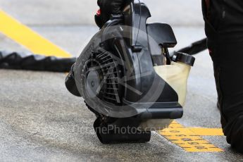 World © Octane Photographic Ltd. Formula 1 – Japanese GP - Practice 3. Drying the pit box. Suzuka Circuit, Japan. Saturday 6th October 2018.