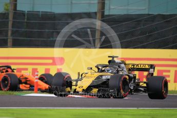 World © Octane Photographic Ltd. Formula 1 – Japanese GP - Qualifying. Renault Sport F1 Team RS18 – Nico Hulkenberg and McLaren MCL33 – Stoffel Vandoorne. Suzuka Circuit, Japan. Saturday 6th October 2018.