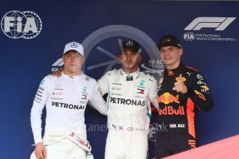 World © Octane Photographic Ltd. Formula 1 – Japanese GP – Qualifying. Mercedes AMG Petronas Motorsport AMG F1 W09 EQ Power+ - Lewis Hamilton and Valtteri Bottas and Aston Martin Red Bull Racing TAG Heuer RB14 – Max Verstappen. Suzuka Circuit, Japan. Saturday 6th October 2018.