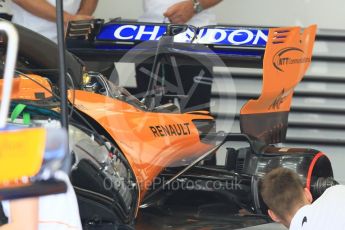 World © Octane Photographic Ltd. Formula 1 – Japanese GP - Pit Lane. McLaren MCL33 race day setup. Suzuka Circuit, Japan. Sunday 7th October 2018.