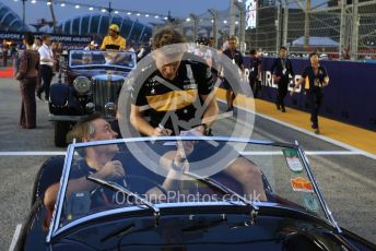 World © Octane Photographic Ltd. Formula 1 – Singapore GP - Drivers Parade. Renault Sport F1 Team RS18 – Nico Hulkenberg. Marina Bay Street Circuit, Singapore. Sunday 16th September 2018.