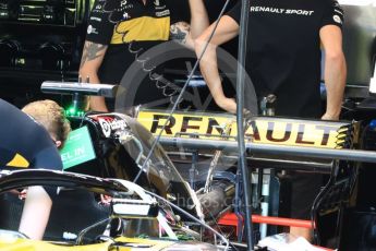 World © Octane Photographic Ltd. Formula 1 – Singapore GP - Thursday Pit Lane. Renault Sport F1 Team RS18. Marina Bay Street Circuit, Singapore. Thursday 13th September 2018.