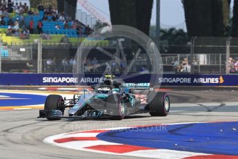 World © Octane Photographic Ltd. Formula 1 – Singapore GP - Practice 1. Mercedes AMG Petronas Motorsport AMG F1 W09 EQ Power+ - Valtteri Bottas. Marina Bay Street Circuit, Singapore. Friday 14th September 2018.