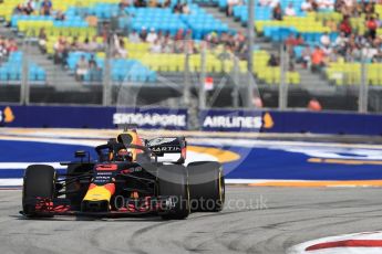 World © Octane Photographic Ltd. Formula 1 – Singapore GP - Practice 1. Aston Martin Red Bull Racing TAG Heuer RB14 – Daniel Ricciardo. Marina Bay Street Circuit, Singapore. Friday 14th September 2018.