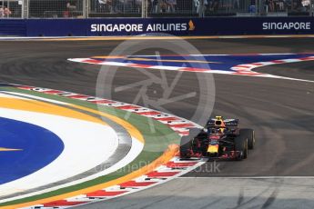 World © Octane Photographic Ltd. Formula 1 – Singapore GP - Practice 1. Aston Martin Red Bull Racing TAG Heuer RB14 – Max Verstappen. Marina Bay Street Circuit, Singapore. Friday 14th September 2018.