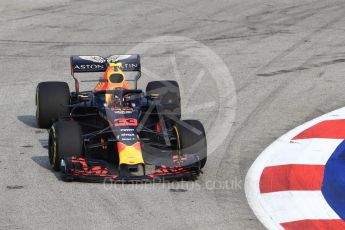 World © Octane Photographic Ltd. Formula 1 – Singapore GP - Practice 1. Aston Martin Red Bull Racing TAG Heuer RB14 – Max Verstappen. Marina Bay Street Circuit, Singapore. Friday 14th September 2018.