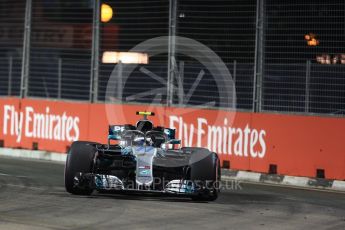 World © Octane Photographic Ltd. Formula 1 – Singapore GP - Practice 2. Mercedes AMG Petronas Motorsport AMG F1 W09 EQ Power+ - Valtteri Bottas. Marina Bay Street Circuit, Singapore. Friday 14th September 2018.