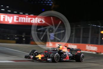 World © Octane Photographic Ltd. Formula 1 – Singapore GP - Practice 2. Aston Martin Red Bull Racing TAG Heuer RB14 – Daniel Ricciardo. Marina Bay Street Circuit, Singapore. Friday 14th September 2018.