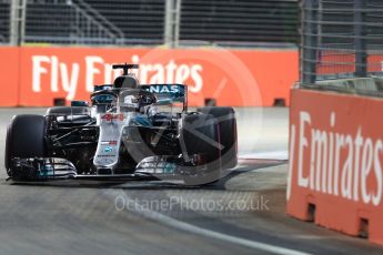 World © Octane Photographic Ltd. Formula 1 – Singapore GP – Qualifying. Mercedes AMG Petronas Motorsport AMG F1 W09 EQ Power+ - Lewis Hamilton. Marina Bay Street Circuit, Singapore. Saturday 15th September 2018.