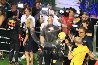 World © Octane Photographic Ltd. Formula 1 – Singapore GP - Qualifying. Aston Martin Red Bull Racing TAG Heuer RB14 – Daniel Ricciardo and Renault Sport F1 Team RS18 – Nico Hulkenberg. Marina Bay Street Circuit, Singapore. Saturday 15th September 2018.