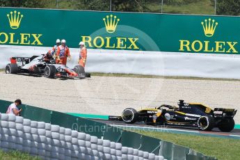 World © Octane Photographic Ltd. Formula 1 – Spanish GP - Practice 2. Haas F1 Team VF-18 – Romain Grosjean and Renault Sport F1 Team RS18 – Nico Hulkenberg. Circuit de Barcelona-Catalunya, Spain. Friday 11th May 2018.
