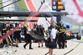 World © Octane Photographic Ltd. Formula 1 – United States GP - Practice 3. Renault Sport F1 Team pit crew. Circuit of the Americas (COTA), USA. Saturday 20th October 2018.