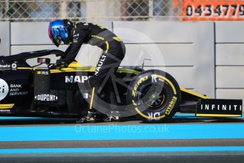 World © Octane Photographic Ltd. Formula 1 – Abu Dhabi GP - Practice 1. Renault Sport F1 Team RS19 – Daniel Ricciardo. Yas Marina Circuit, Abu Dhabi, UAE. Friday 29th November 2019.