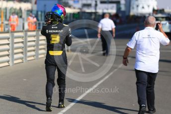 World © Octane Photographic Ltd. Formula 1 – Abu Dhabi GP - Practice 1. Renault Sport F1 Team RS19 – Daniel Ricciardo. Yas Marina Circuit, Abu Dhabi, UAE. Friday 29th November 2019.