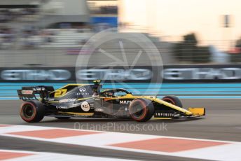 World © Octane Photographic Ltd. Formula 1 – Abu Dhabi GP - Qualifying. Renault Sport F1 Team RS19 – Nico Hulkenberg. Yas Marina Circuit, Abu Dhabi, UAE. Saturday 30th November 2019.