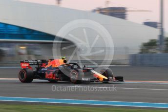 World © Octane Photographic Ltd. Formula 1 – Abu Dhabi GP - Qualifying. Aston Martin Red Bull Racing RB15 – Alexander Albon. Yas Marina Circuit, Abu Dhabi, UAE. Saturday 30th November 2019.