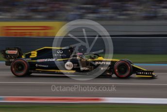 World © Octane Photographic Ltd. Formula 1 – Abu Dhabi GP - Qualifying. Renault Sport F1 Team RS19 – Daniel Ricciardo. Yas Marina Circuit, Abu Dhabi, UAE. Saturday 30th November 2019.
