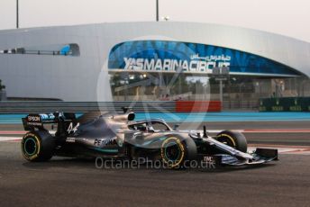 World © Octane Photographic Ltd. Formula 1 – Abu Dhabi GP - Qualifying. Mercedes AMG Petronas Motorsport AMG F1 W10 EQ Power+ - Lewis Hamilton. Yas Marina Circuit, Abu Dhabi, UAE. Saturday 30th November 2019.