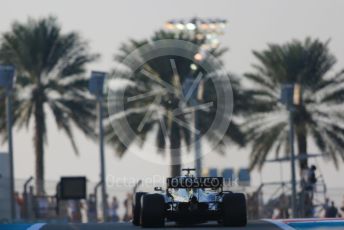 World © Octane Photographic Ltd. Formula 1 – Abu Dhabi GP - Race. Renault Sport F1 Team RS19 – Daniel Ricciardo. Yas Marina Circuit, Abu Dhabi, UAE. Sunday 1st December 2019.