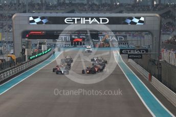 World © Octane Photographic Ltd. Formula 1 – Abu Dhabi GP - Race. Mercedes AMG Petronas Motorsport AMG F1 W10 EQ Power+ - Lewis Hamilton maintains his position as the race starts. Yas Marina Circuit, Abu Dhabi, UAE. Sunday 1st December 2019.